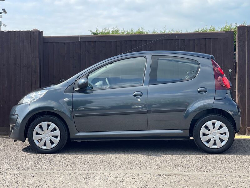 PEUGEOT 107